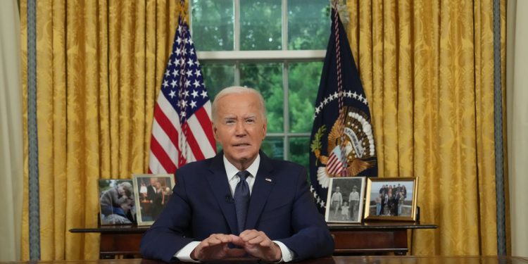 PREDAJE BAKLJU Biden se obratio naciji: Ovdje ne vladaju kraljevi ni diktatori. Povijest je u vašim rukama | NACIONAL.HR