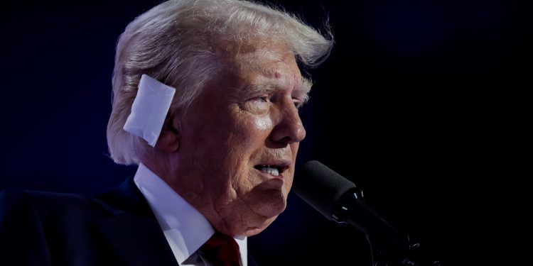 ISMIJAVAO DEMOKRATE Trump na predizbornom skupu samo nizao uvrede: ‘Luda je k’o stjenica…’ | NACIONAL.HR