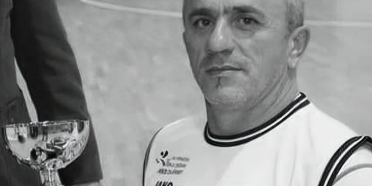 HRABRO SRCE VIŠE NE KUCA Košarkaški klub iz Splita se oprostio od dugogodišnjeg prijatelja i kolege sa terena