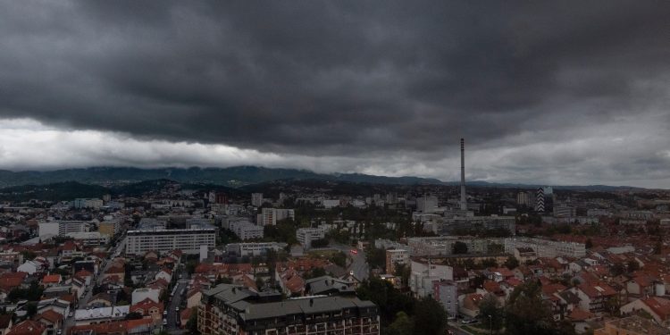 Hrvatskoj usred toplinskog vala prijeti opasna vremenska pojava: Moglo bi biti jako burno
