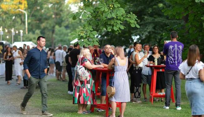 I u drugoj večeri Vina i umjetnosti uživali su svi željni dobrog društva