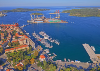 INJEKCIJA KAPITALA Vlada RH Uljaniku daruje nedovršen brod