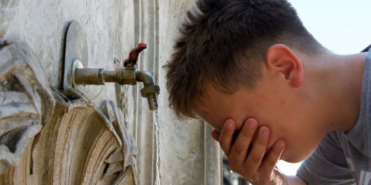 IZDRŽITE JOŠ MALO Još sutra nesnosne vrućine i crveni alarm, evo kad će toplinski val popustiti | NACIONAL.HR