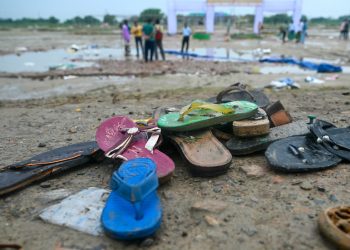 Indija pokrenula istragu nakon što je 121 osoba poginula u stampedu — RT India