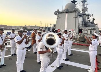 Indijski ratni brod ruske proizvodnje sudjeluje u proslavi Dana mornarice (VIDEO) — RT India