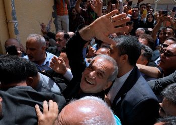 Iran će glasovati u drugom krugu predsjedničkih izbora između tvrdokornog bivšeg pregovarača i reformističkog zakonodavca