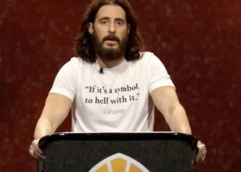 ‘Isus’ iz Odabranih govorio pred 60 tisuća ljudi: ‘Svakodnevna misa promijenila mi je život’