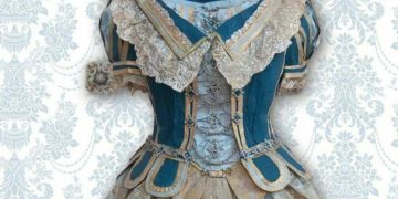 Izložba povijesnih haljina od papira