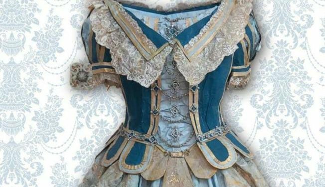 Izložba povijesnih haljina od papira