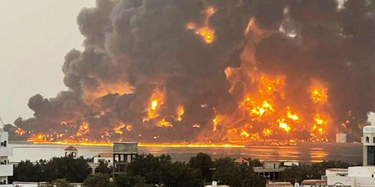 Izrael žestoko napao Hutiste – Jemenska luka Hudaida u plamenu!