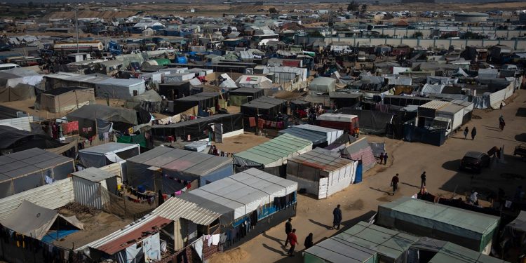 Izraelski zračni napad pogodio sklonište u Gazi, ostavljajući 30 mrtvih