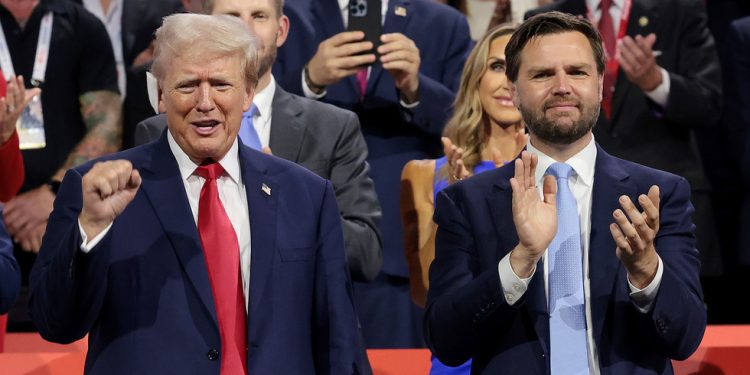 JD Vance je uspoređivao Trumpa s Hitlerom – što se promijenilo?  — RT Svjetske vijesti