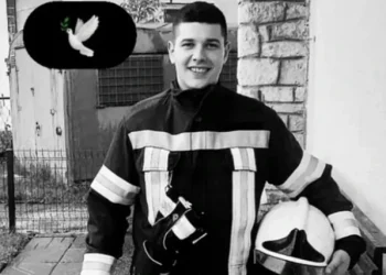 JOŠ DVOJICA KOLEGA OZLIJEĐENI Vatrogasci se na emotivan način oprostili od mladića koji je poginuo tijekom vikenda