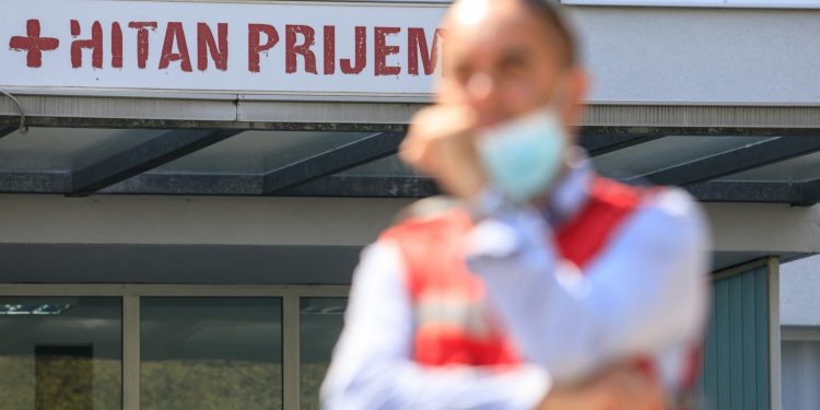 VRATIO SE COVID Na nekim odjelima splitskog KBC-a zabranjene posjete | NACIONAL.HR