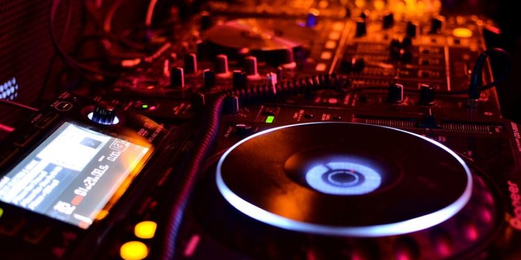 Kad će otvoriti jedini noćni klub u Makarskoj? “Ljudi me zovu misleći da ne želim otvoriti, ali nažalost nemam mogućnosti”