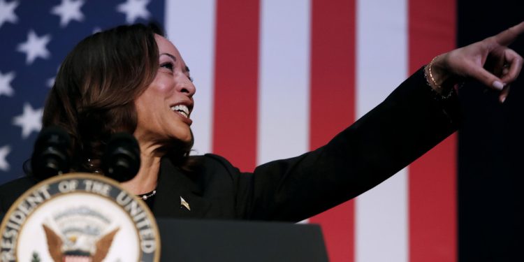 Kamala Harris oborila rekord prikupljanja sredstava — RT World News