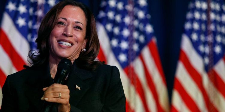 Kamala Harris sada ima potporu više od polovice delegata potrebnih za osvajanje nominacije: izvještaj