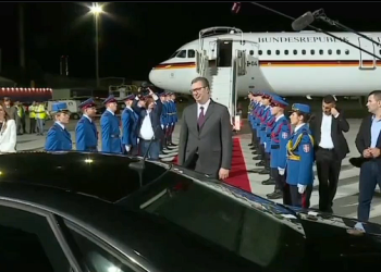 Kamere uhvatile Vučića u vrlo nezgodnoj situaciji: Pogledajte što je radio pune tri minute