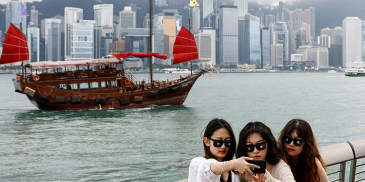 Kina neočekivano smanjila kamatne stope da potakne usporenu ekonomiju