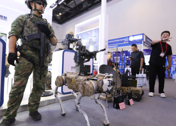 Kineska vojna umjetna inteligencija u fokusu dok zakonodavac diže uzbunu zbog prijetnje od ‘psa-robota’ s puškama