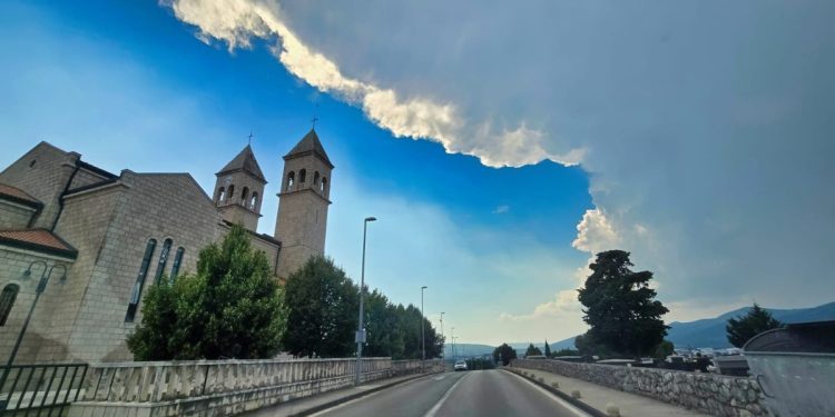 Kiša izazvala bujice po cestama, jedino se u ovom mjestu u Zagori ‘lakše diše’. Temperature znatno pale