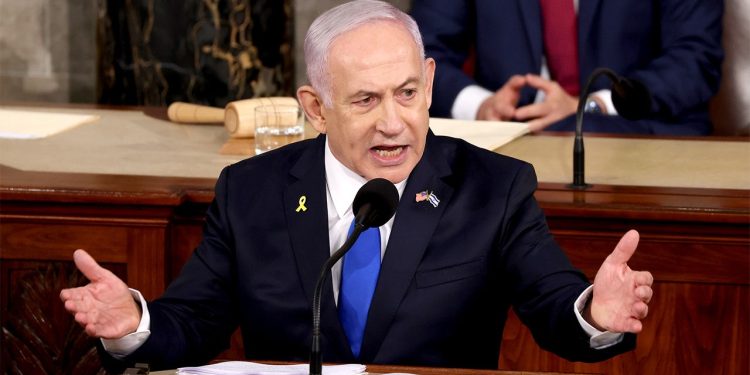 ‘Kokoši za KFC’: Netanyahu cijepa aktiviste za prekid vatre u govoru Kongresu dok Tlaib tiho protestira