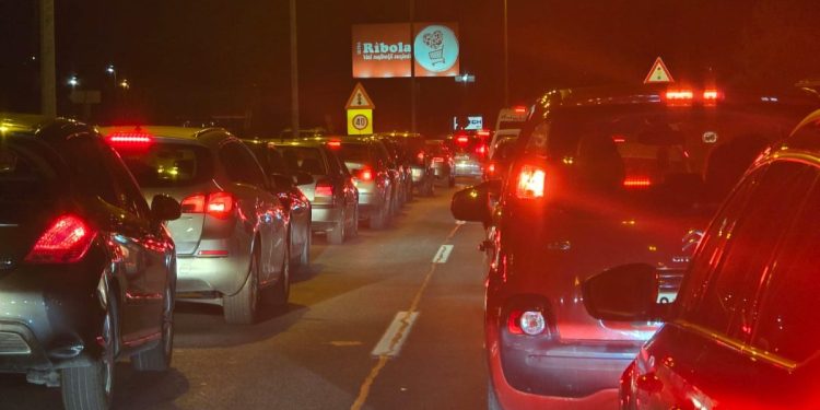Kolaps na izlazu iz Splita čak i kasno navečer: Ovo su prizori od Sirobuje do Podstrane