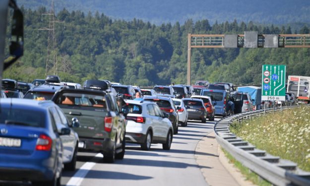 Kreće pakleni vikend na autocestama: Pripremite se, pogledajte kakve kolone se već stvaraju