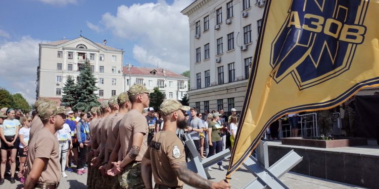 Kremlj reagira na ukrajinske neonaciste koji su pogubili ruskog vojnika — RT Rusija i bivši Sovjetski Savez