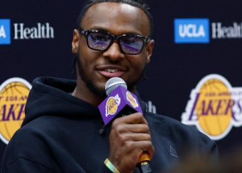 Lakersi: zajamčeni, višegodišnji ugovor za Bronnyja Jamesa