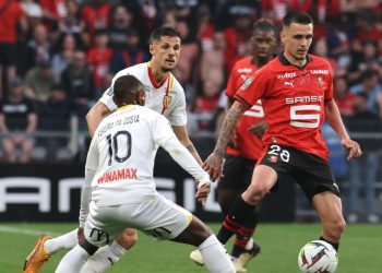 Le Fée u Romi, Massara kritizira igrača