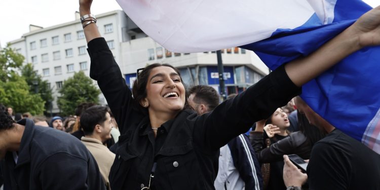 Le Pen izgubila bitku za Francusku: Parlament duboko podijeljen, ali Macron ima tajni adut