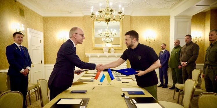 Luksemburg potpisao sigurnosni sporazum s Ukrajinom — RT World News