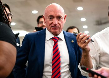 Mark Kelly pokrenuo je tvrtku špijunskih balona koju je financirala Kina