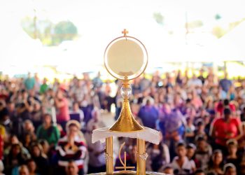 Mističan govor: Evo zašto svećenik na misi govori u prvom licu, ‘Ovo je moje tijelo’