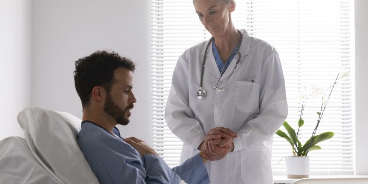 Mladić (20) pred ogledalom na sebi otkrio malu crnu točkicu: ‘Tad mi se život okrenuo naglavačke’