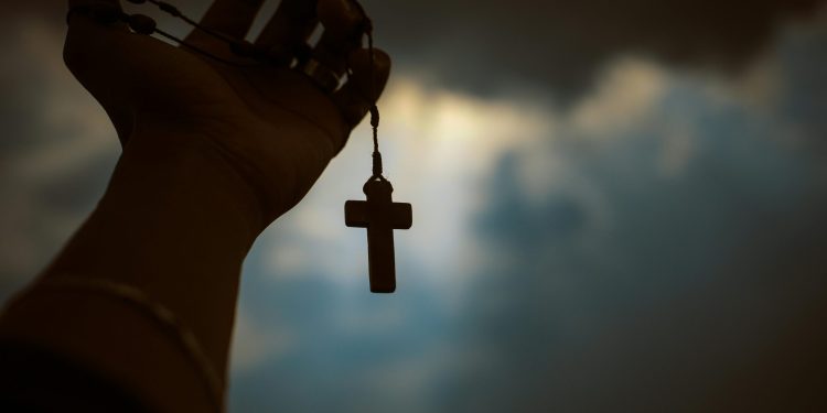 Moliš a ne dobivaš? ‘Ovo trebate napraviti kako bi molitva bila uslišena’