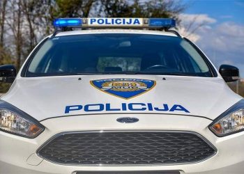Motociklist namjerno udario policajca u Splitu