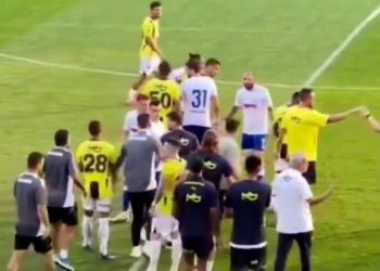 Mourinho i Gattuso na terenu: Prekinuli tučnjavu Fenerbahče-Hajduk Split