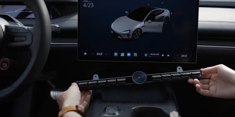 Mrzite trendovske dodirne ekrane u autima? Ova jednostavna opcija će vas oduševiti