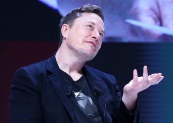 Musk trolira Bidena zbog molbe za donacije — RT World News