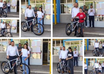 NAČELNIK PODSTRANE NAGRADIO NAJBOLJE UČENIKE Njihovoj sreći danas nije bilo kraja