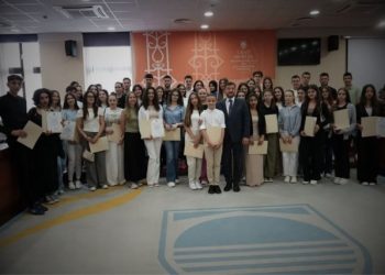 NAGRADA OD 1.000 MARAKA Grad Mostar se pohvalio novcem za učenike generacije, no od školaraca još nitko nije ništa dobio