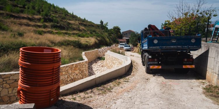 NEKE CESTE ĆE BITI ZATVORENE Započeli radovi u Žrnovnici, evo koliko će trajat