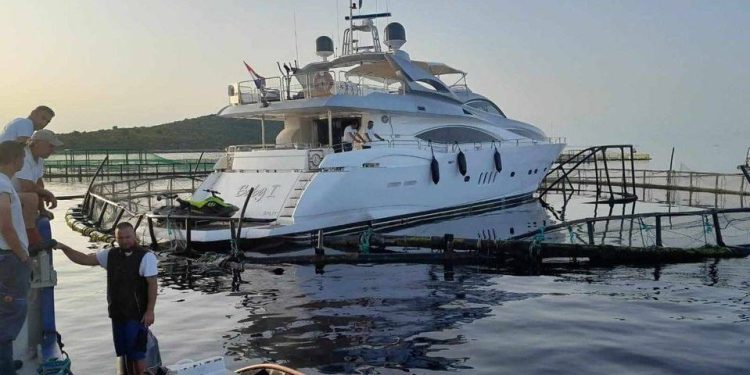 NOVI NALET Brod ponovno upao u Cromarisov kavez u zadarskom arhipelagu