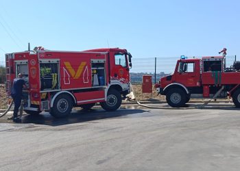 NOVI POŽAR Planulo kod Solina, vatrogasci na terenu