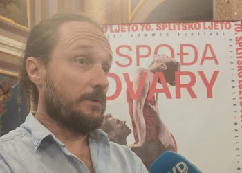 Na Peristilu pao teški rekvizit prije predstave. Prava je sreća da se to nije dogodilo za vrijeme Aide, pitanje je što bi bilo s glumcima