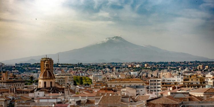 Na Siciliji erumpirala Etna – otkazani svi letovi!