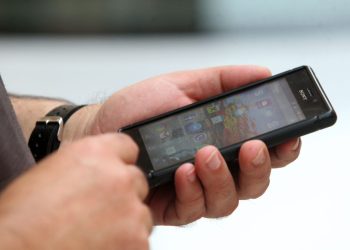 Na mobitele Hrvata stigla SMS poruka koju malo tko želi pročitati: ‘Mogući su problemi’