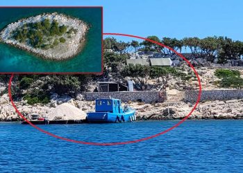 Na otočiću koji se vodi kao krš i golet kod Kornata upravo se izvode građevinski radovi, prije radova na njemu nije bilo ničega!